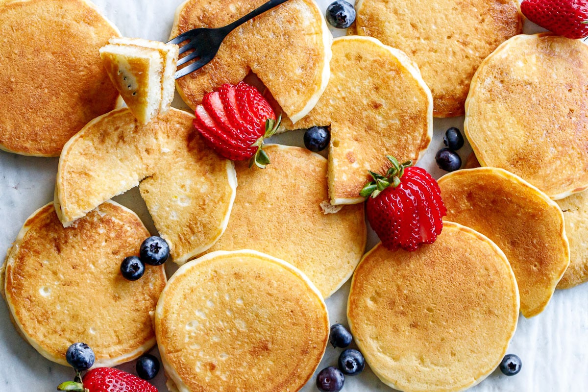 Easy Mini Pancakes Recipe - Sweet Caramel Sunday